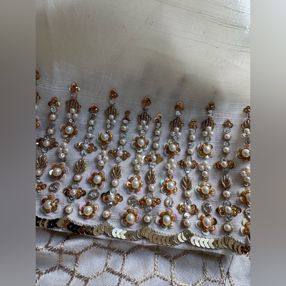 Elegant Cream Wedding Dress - Picture 7 of 7